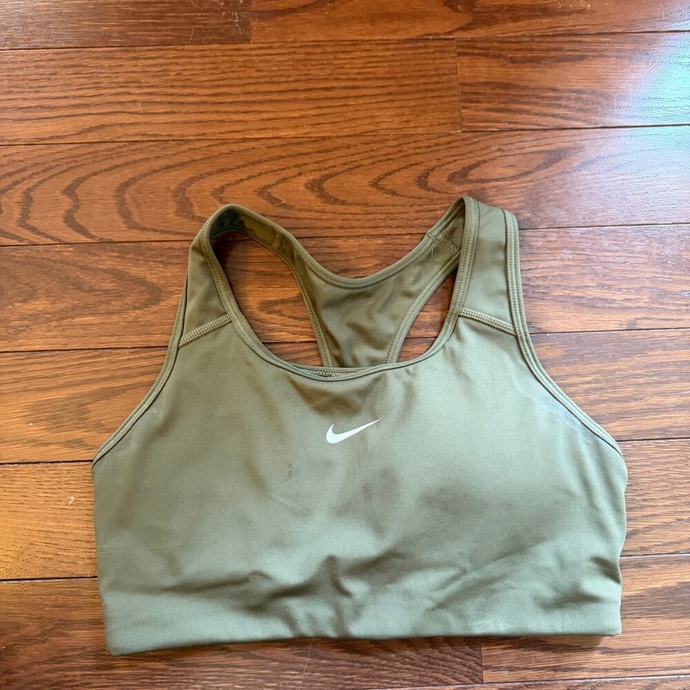 Nike Green Women’s Padded Sports Bra Size Medium